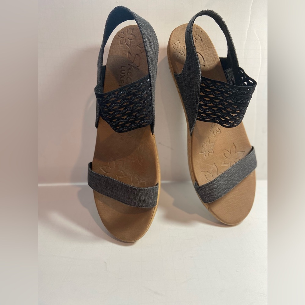 Skecher~Neutral~Shimmery~Gray/Black~Foam Insole~Cork-Look Wedge Sandal~Size 11 - Picture 4 of 14